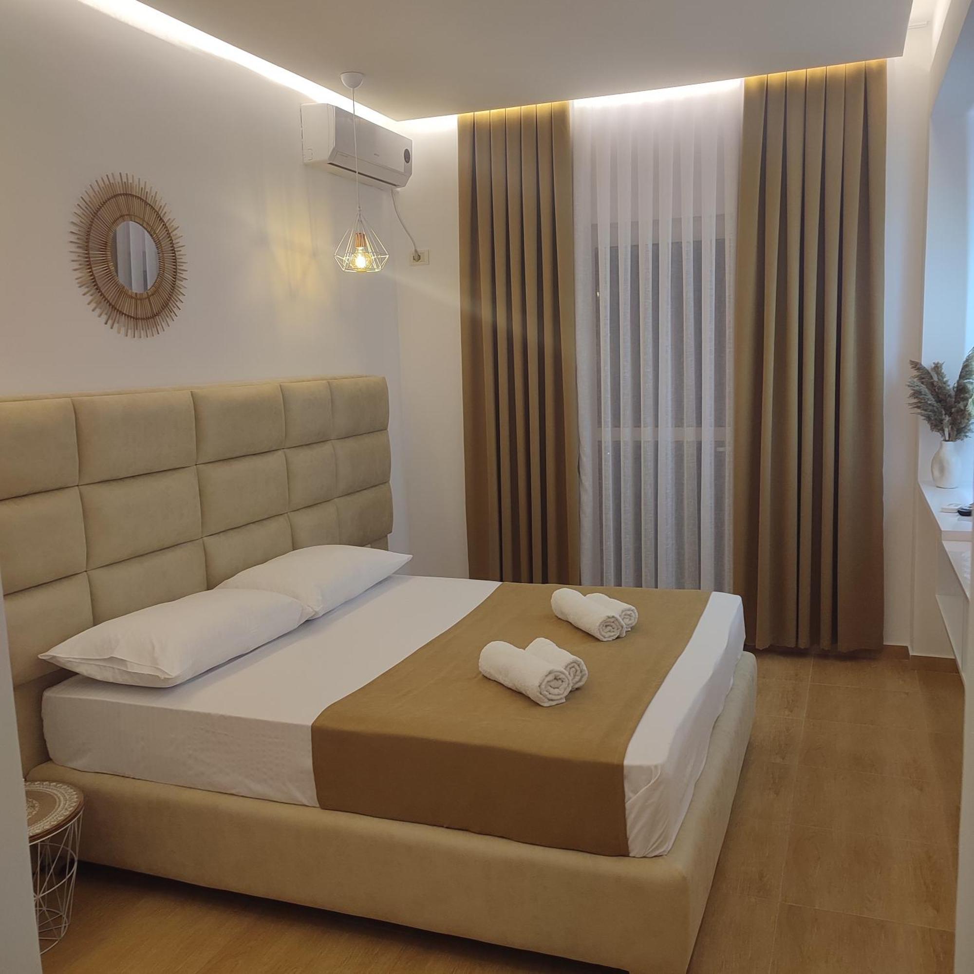 Apartments Sadiku With Sea View Sarandë Exterior foto